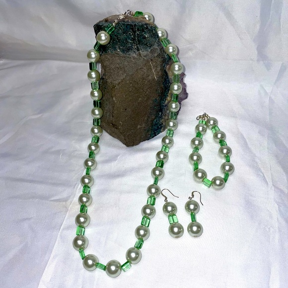 Green Glass Pearl Beaded Necklace Set, Green Jewelry, Prom Necklace Set. - Picture 2 of 16